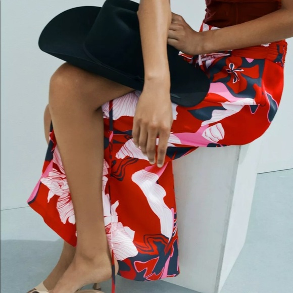 LAST NWT ZARA RED FLORAL HIGH WAIST MIDI SATIN SKIRT - Picture 6 of 12